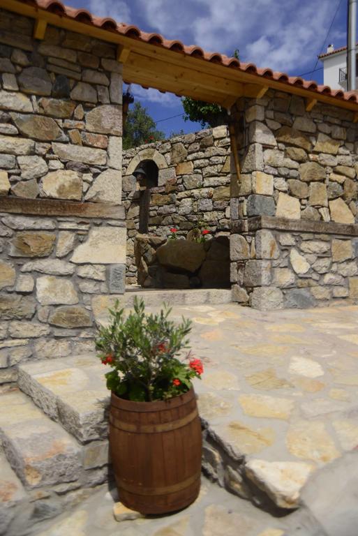 Messana Hotel Messini Bagian luar foto